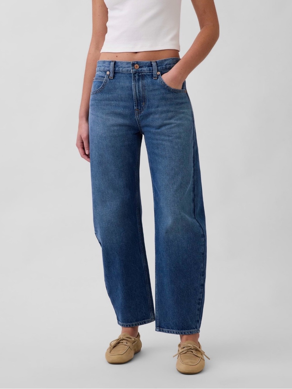 NWT GAP Mid Rise Slim Barrel Jeans     Medium Wash Size 29/8R Sold Out at Gap